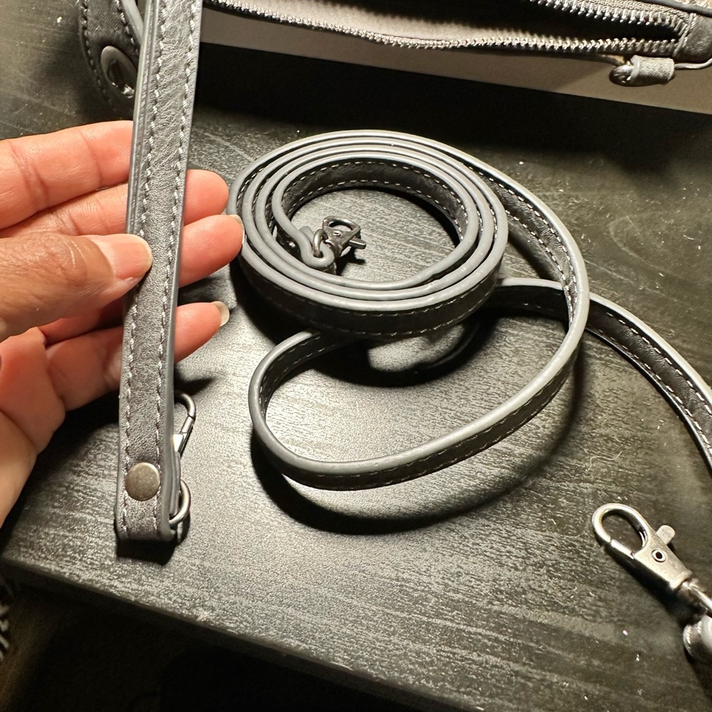 JoyLab Gray Textured Clutch - Picture 5 of 6